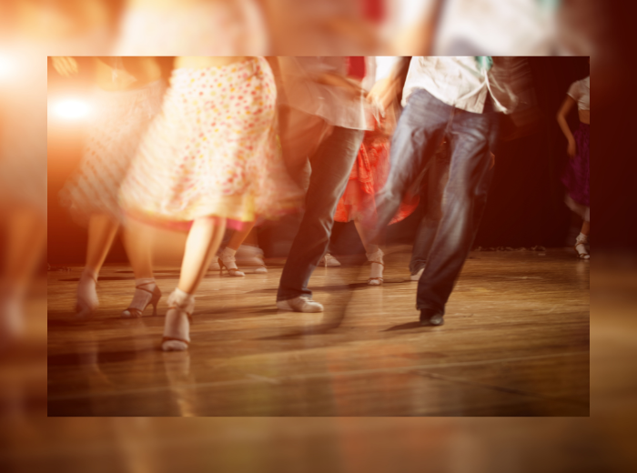 NEWS, danse en ligne (CANVA)