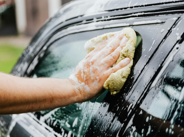 NEWS, lavage auto voiture (CANVA)