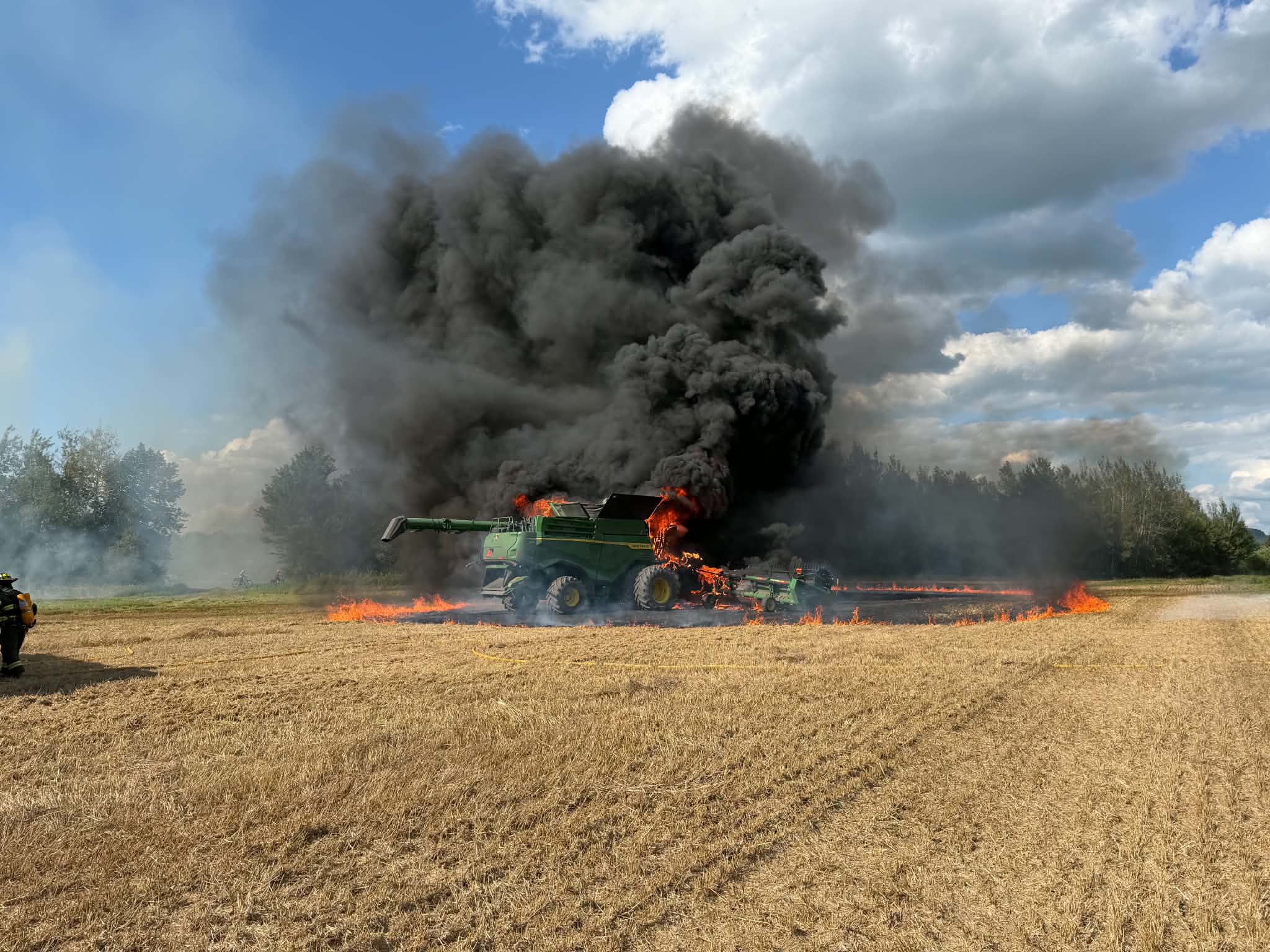 NEWS, feu batteuse, (POMPIER Rougemont)