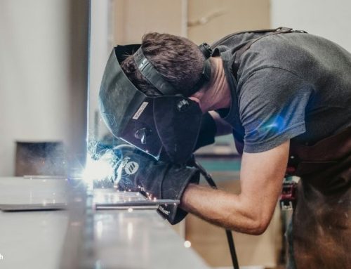 Pénurie de main-d&rsquo;œuvre en fabrication métallique, comment les PME manufacturières québécoises s&rsquo;adaptent